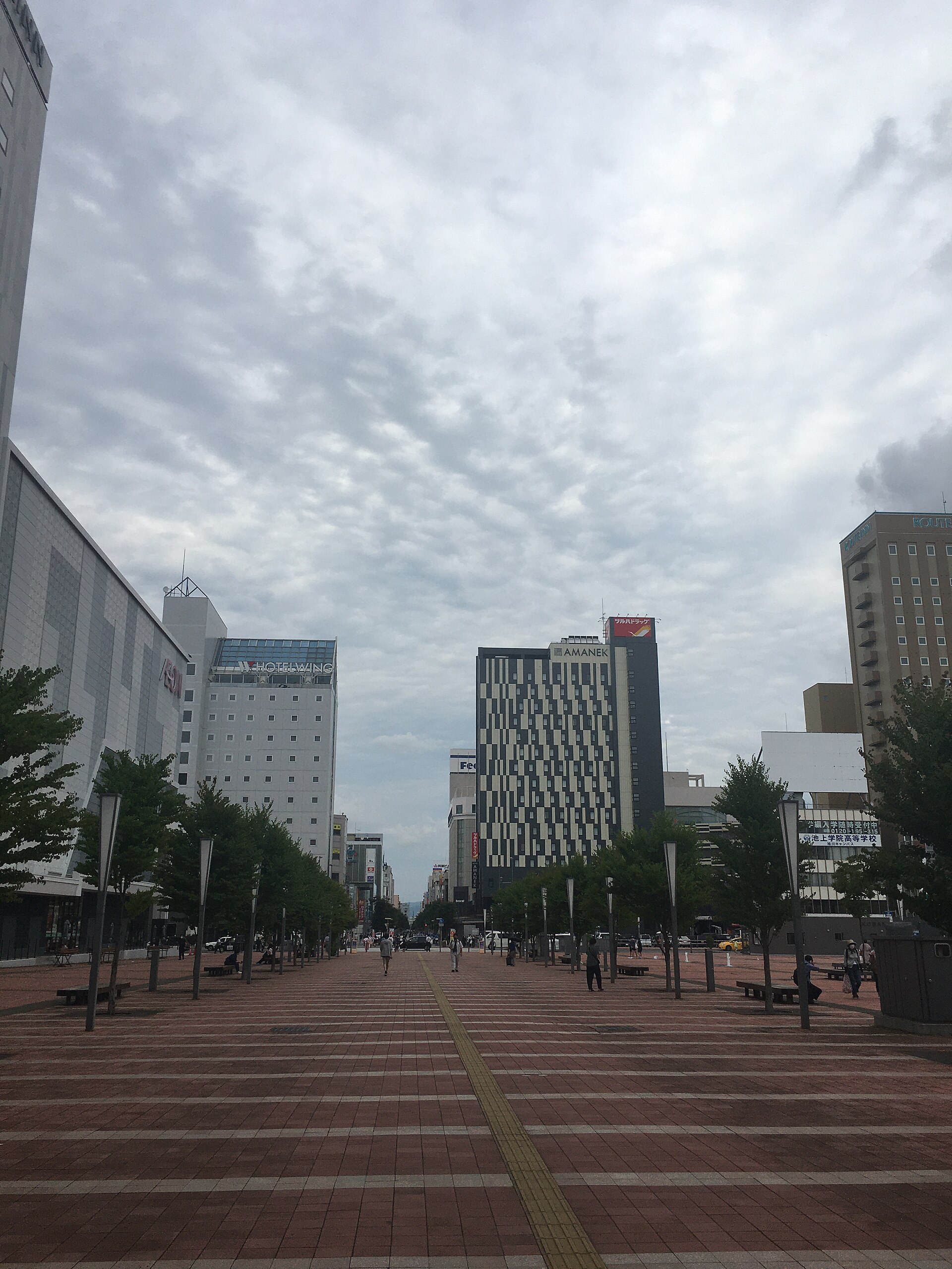旭川駅前広場から買物公園の方向を見た景色