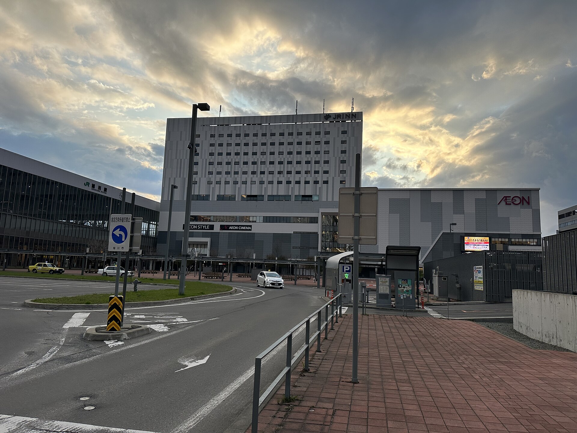 イオンモール旭川駅前の外観