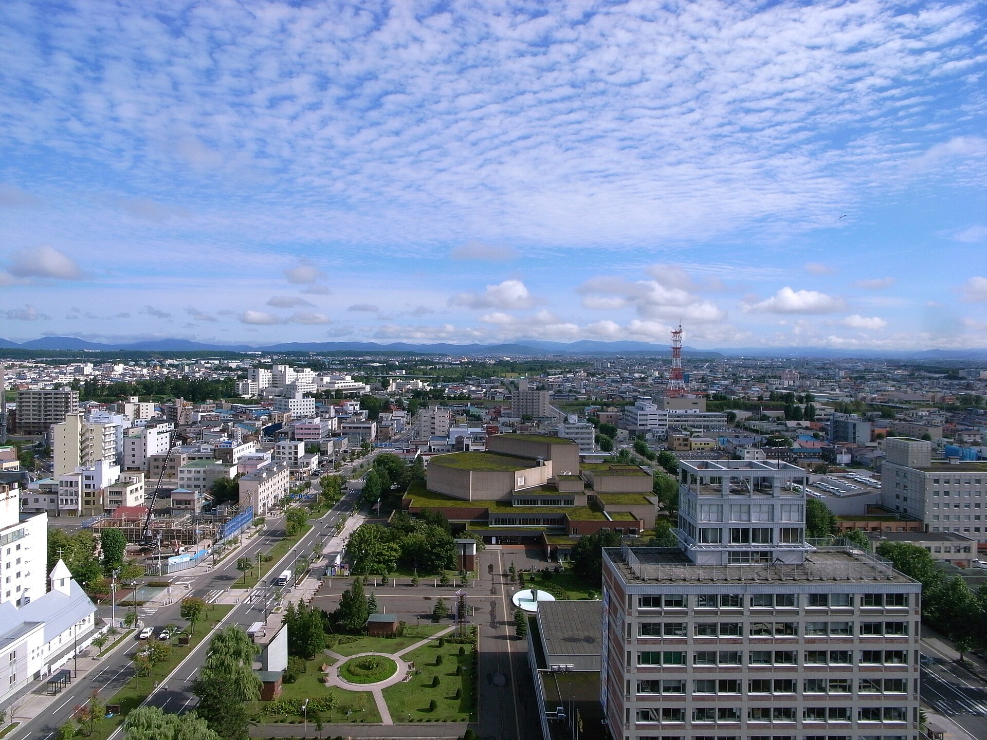 旭川市民文化会館と旭川市役所