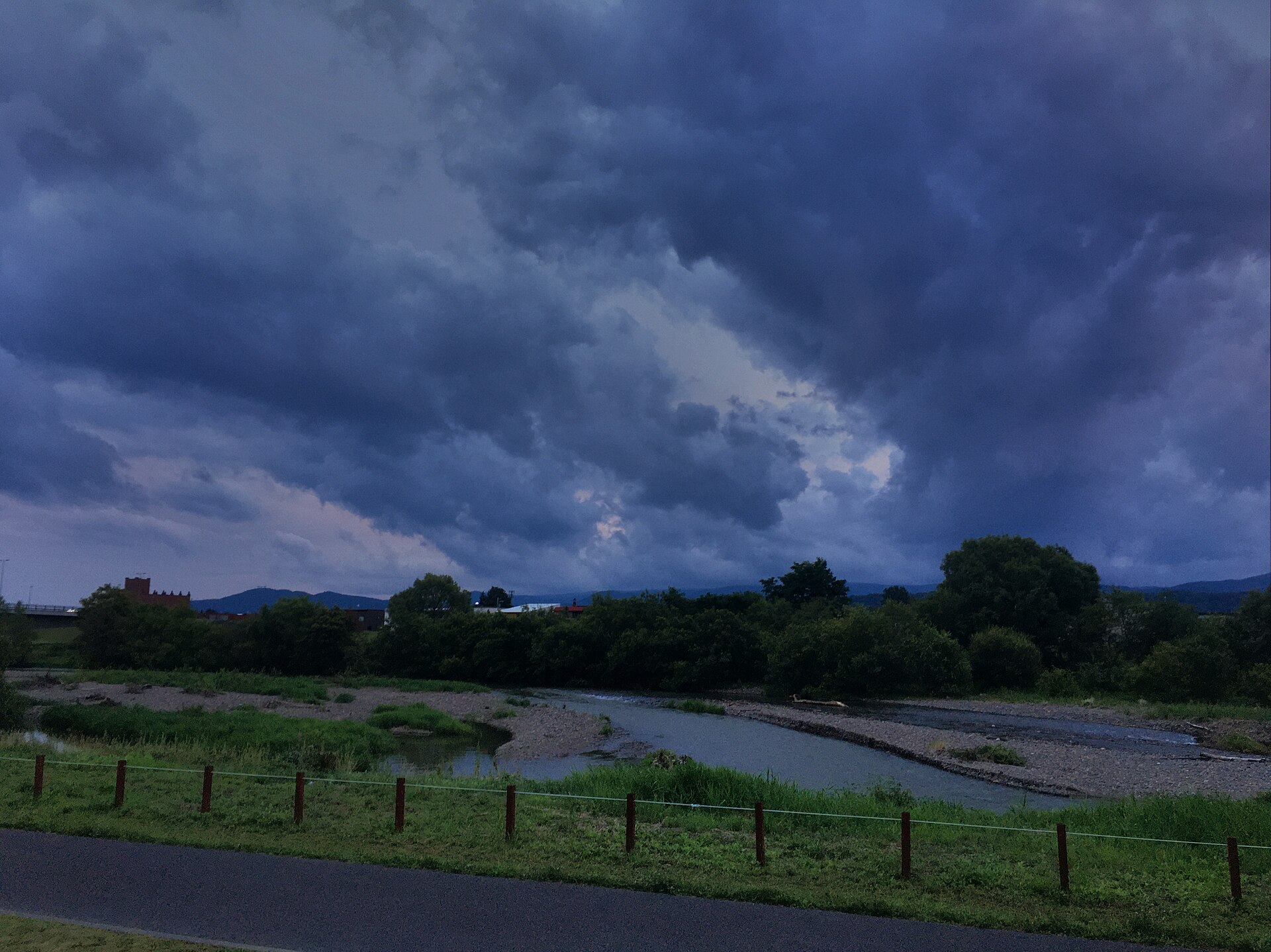 夕方の忠別川